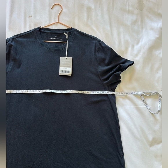 Everlane | The Essential Organic Crew - Picture 15 of 16